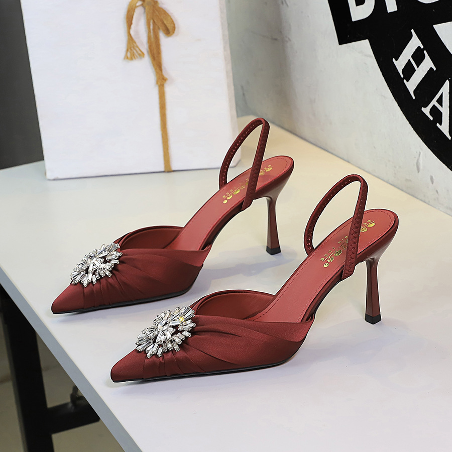 BIGTREE Sepatu Hak Tinggi Wani - Slip Dress Satin ulasan dan harga